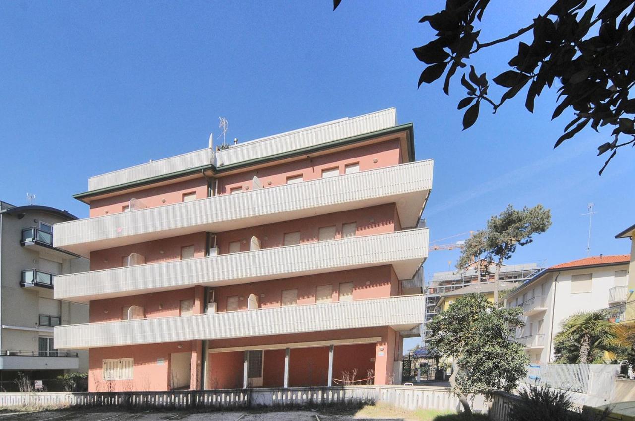 Milan Apartment Caorle Exterior photo